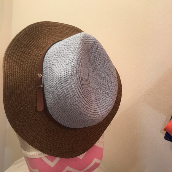 Gorgeous  Straw Hat - Picture 3 of 6